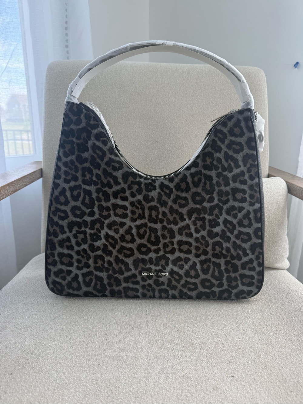 BNWT Michael Kors Leopard Print Shoulder Bag and Wallet in Black and Gray